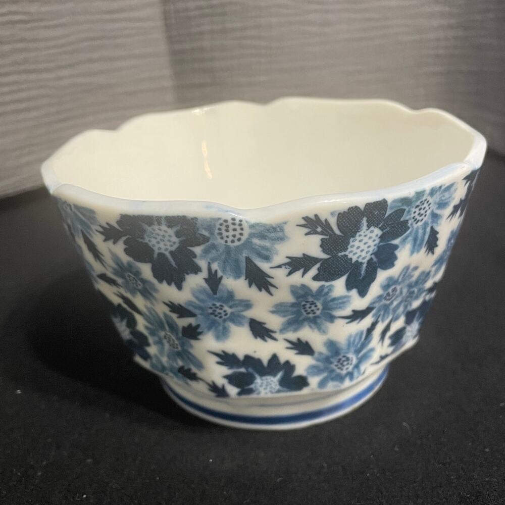 Vtg. OMC Japan Blue/White Flowers Porcelain Scalloped Rice Bowl